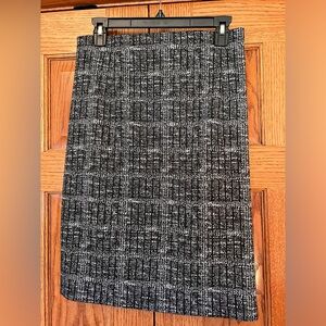 Black and White Kasper 22” Inch Pencil Skirt with Elastic Waist Band